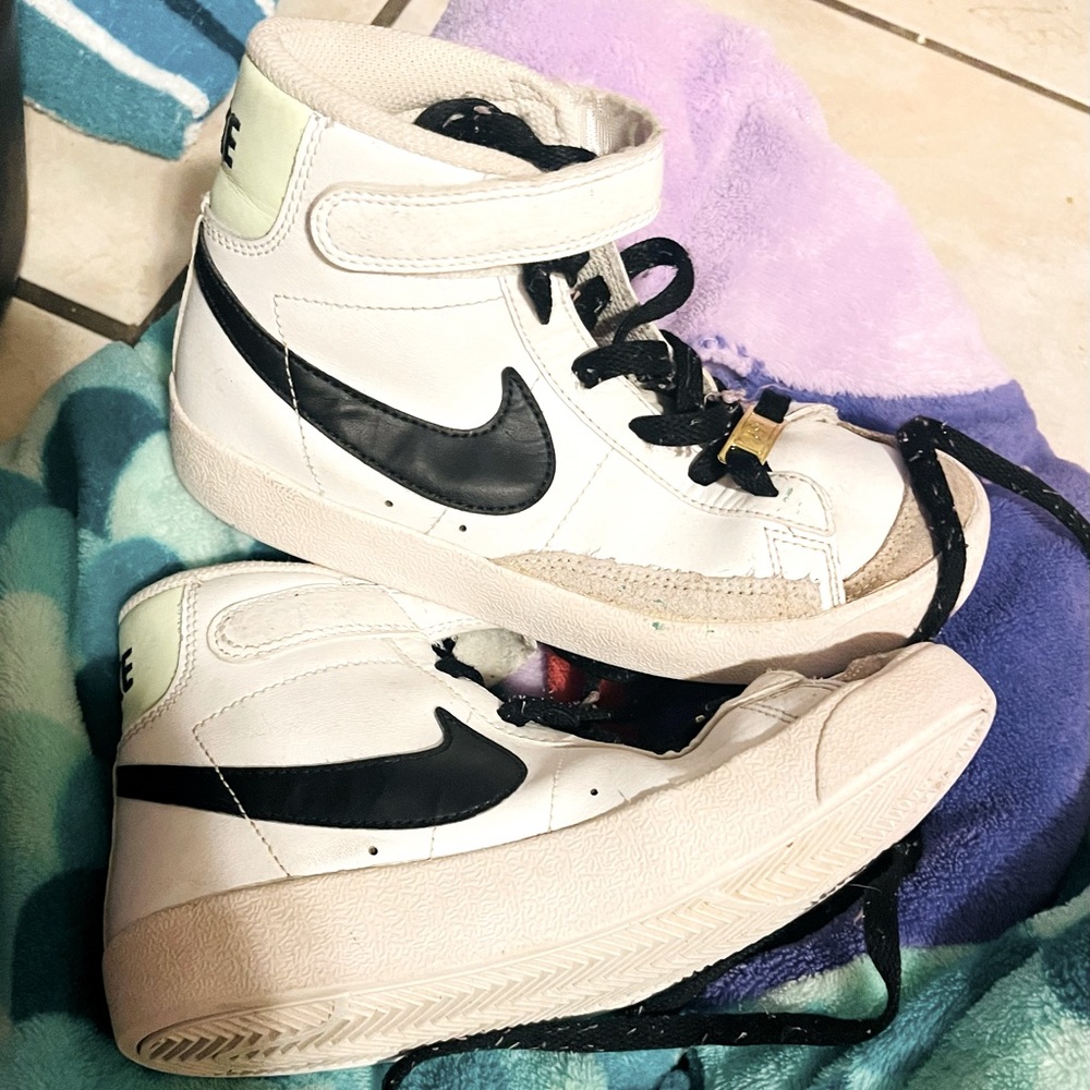 Boys size 1 Jordan’s!